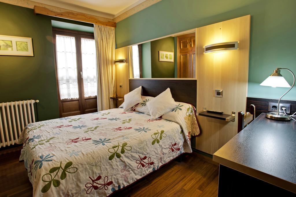 Hotel Avenida Benasque Quarto foto